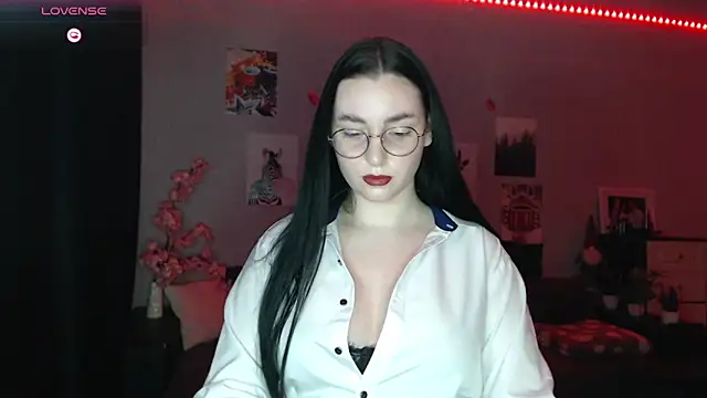 Snapshot of Fluffy_Tiffy chatting on 03/19/25, 12:59 Fluffy Tiffy online show from 03/19/25, 12:59