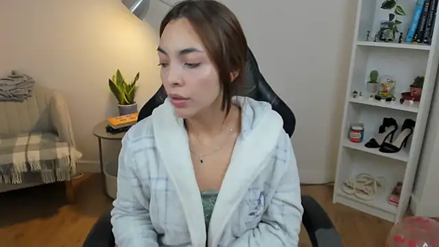  BellaEvans  online show from 11/10/25, 05:50