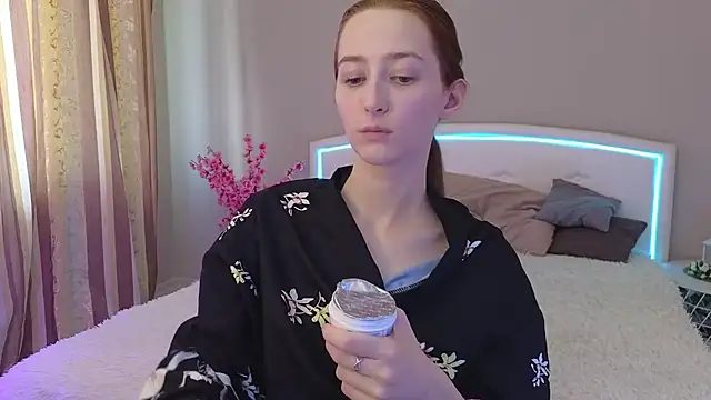 Snapshot of MichaDenver chatting on 10/22/25, 08:03 MichaDenver online show from 10/22/25, 08:03