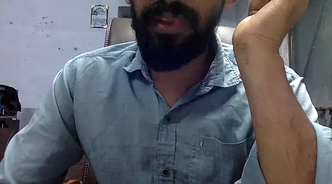 Snapshot of ASIF_F chatting on 12/18/24, 06:46 ASIF F online show from 12/18/24, 06:46