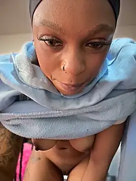 Snapshot of Melany_Williams chatting on 11/08/25, 02:28 Melany Williams online show from 11/08/25, 02:28