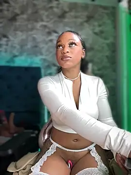 Snapshot of Melany_Williams chatting on 11/12/25, 01:22 Melany Williams online show from 11/12/25, 01:22