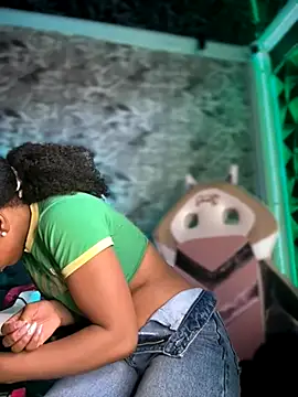 Snapshot of Melany_Williams chatting on 11/14/25, 01:21 Melany Williams online show from 11/14/25, 01:21