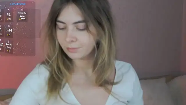 Snapshot of chloi_hes chatting on 12/06/24, 03:11 chloi hes online show from 12/06/24, 03:11