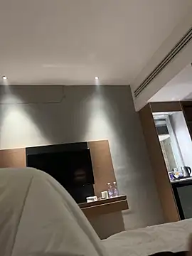 AHL756 online show from 10/26/25, 01:28