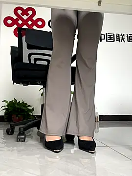 AHL756 online show from 11/04/25, 01:05