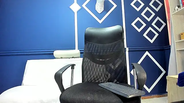 charolbruce 1 online show from 02/10/25, 12:50