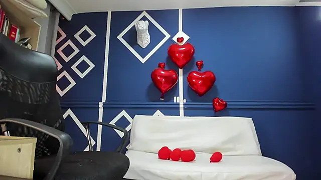 charolbruce 1 online show from 02/20/25, 03:52