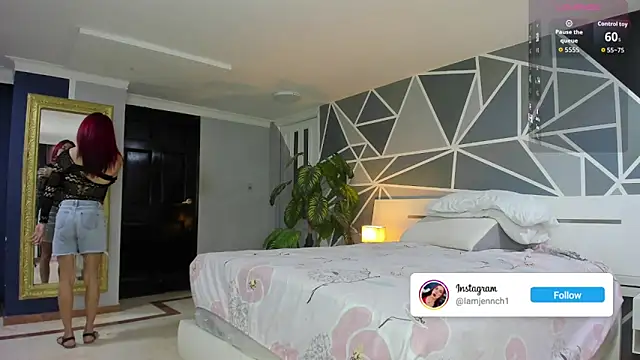 charolbruce 1 online show from 10/17/25, 12:08