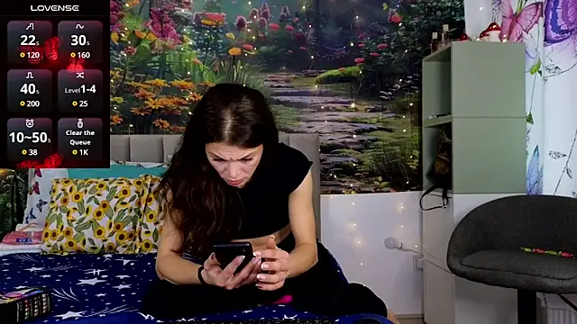 Snapshot of MadameDeFeu chatting on 12/03/24, 09:00 MadameDeFeu online show from 12/03/24, 09:00