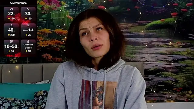 Snapshot of MadameDeFeu chatting on 12/18/24, 10:40 MadameDeFeu online show from 12/18/24, 10:40