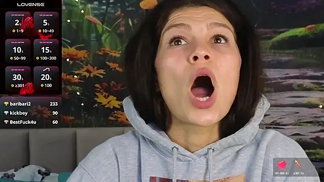 Snapshot of MadameDeFeu chatting on 12/21/24, 10:50 MadameDeFeu online show from 12/21/24, 10:50