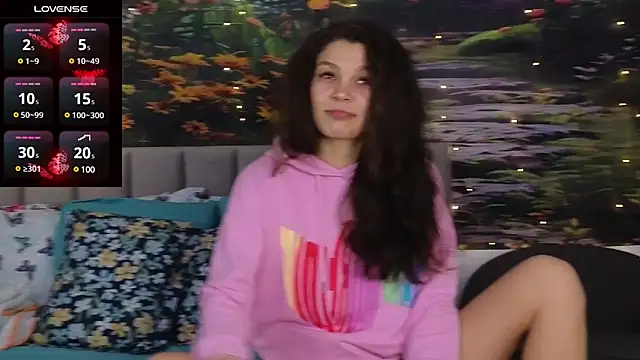 Snapshot of MadameDeFeu chatting on 12/23/24, 09:49 MadameDeFeu online show from 12/23/24, 09:49