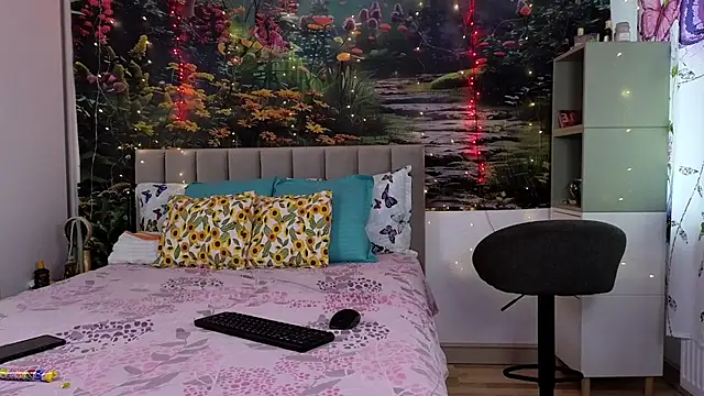 Snapshot of MadameDeFeu chatting on 01/06/25, 07:20 MadameDeFeu online show from 01/06/25, 07:20