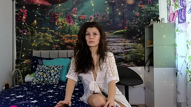 Snapshot of MadameDeFeu chatting on 01/09/25, 08:34 MadameDeFeu online show from 01/09/25, 08:34