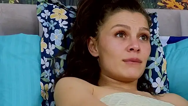 Snapshot of MadameDeFeu chatting on 01/15/25, 11:00 MadameDeFeu online show from 01/15/25, 11:00