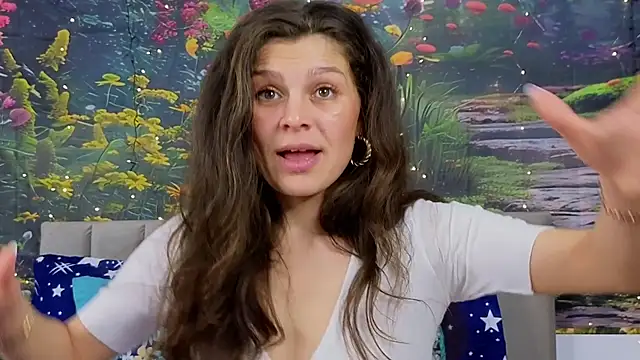 Snapshot of MadameDeFeu chatting on 02/08/25, 10:18 MadameDeFeu online show from 02/08/25, 10:18