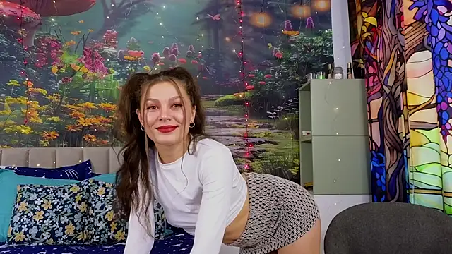 Snapshot of MadameDeFeu chatting on 02/10/25, 08:31 MadameDeFeu online show from 02/10/25, 08:31