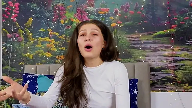 Snapshot of MadameDeFeu chatting on 02/10/25, 11:36 MadameDeFeu online show from 02/10/25, 11:36