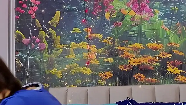 Snapshot of MadameDeFeu chatting on 02/13/25, 02:31 MadameDeFeu online show from 02/13/25, 02:31