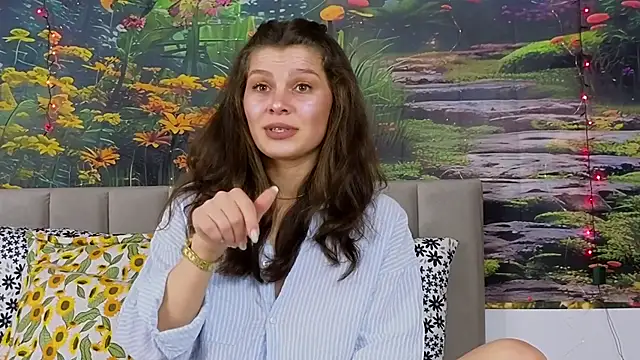 Snapshot of MadameDeFeu chatting on 02/20/25, 08:28 MadameDeFeu online show from 02/20/25, 08:28