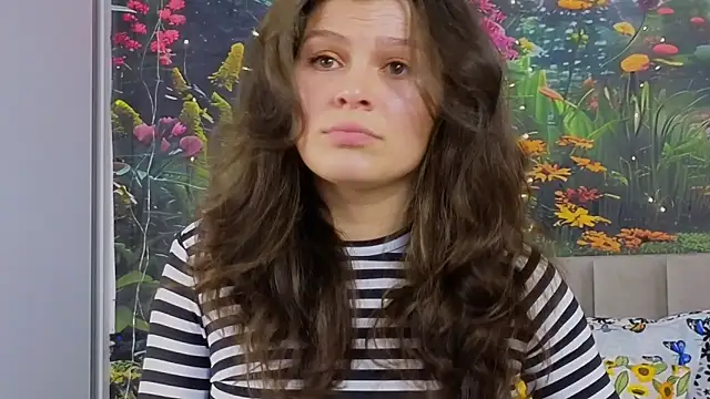 Snapshot of MadameDeFeu chatting on 03/04/25, 08:35 MadameDeFeu online show from 03/04/25, 08:35