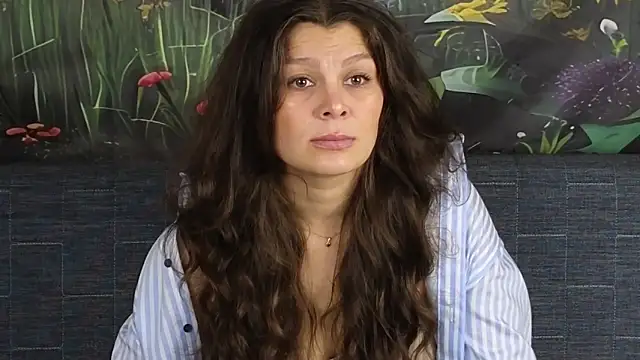 Snapshot of MadameDeFeu chatting on 11/17/25, 10:54 MadameDeFeu online show from 11/17/25, 10:54