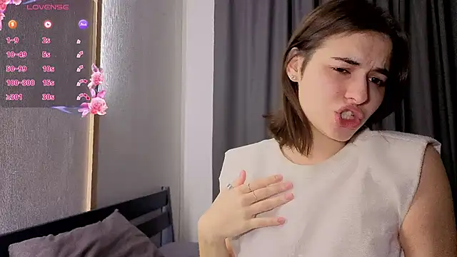 AmiCumOn online show from 10/21/25, 09:54