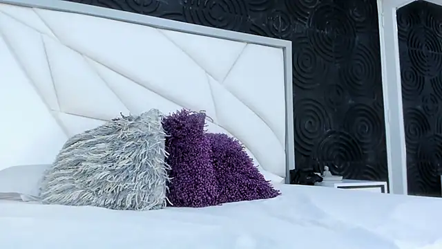 AbigailWilliams  online show from 10/16/25, 11:22