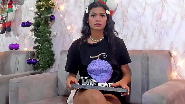 Snapshot of BarbieHotLaura chatting on 12/10/24, 08:49 BarbieHotLaura online show from 12/10/24, 08:49