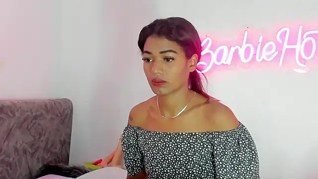 BarbieHotLaura online show from 10/10/25, 02:05