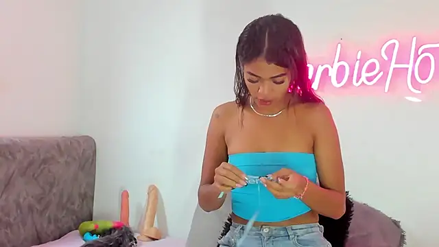 BarbieHotLaura online show from 10/11/25, 05:33