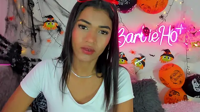 BarbieHotLaura online show from 10/22/25, 03:45