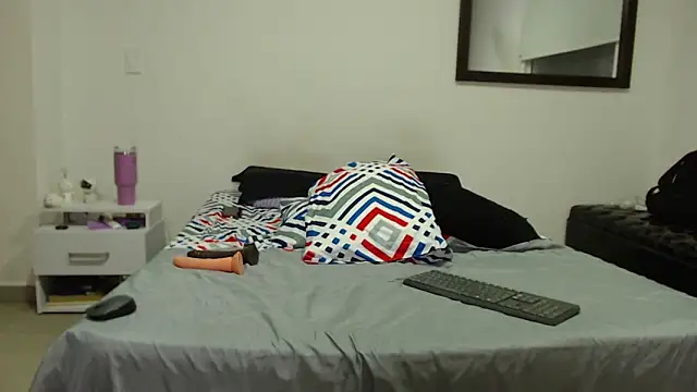 Snapshot of AnnieRoss69 chatting on 10/22/25, 08:52 AnnieRoss69 online show from 10/22/25, 08:52