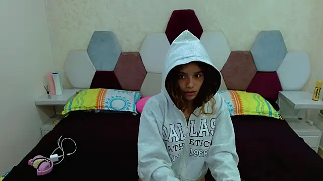 Snapshot of charlotte_0309 chatting on 03/06/25, 04:08 charlotte 0309 online show from 03/06/25, 04:08