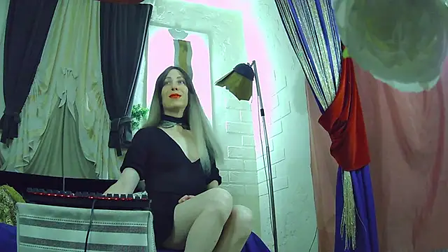 Mary Loon online show from 11/12/25, 04:18