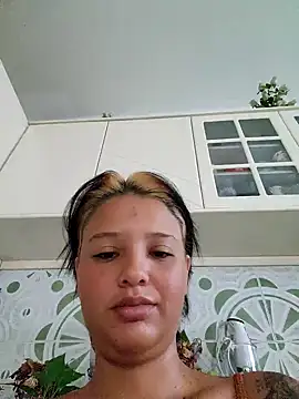 Snapshot of LorenRosse chatting on 10/07/25, 04:31 LorenRosse online show from 10/07/25, 04:31