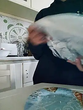 Snapshot of LorenRosse chatting on 10/17/25, 04:26 LorenRosse online show from 10/17/25, 04:26