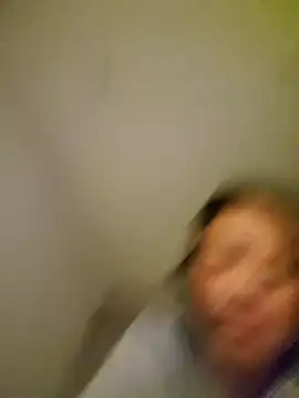 Snapshot of LorenRosse chatting on 10/22/25, 01:17 LorenRosse online show from 10/22/25, 01:17