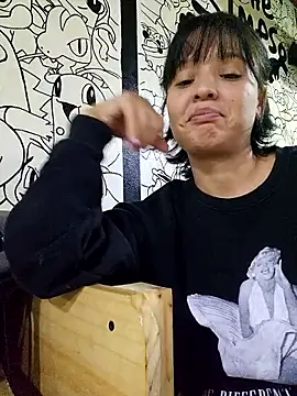 Snapshot of LorenRosse chatting on 10/22/25, 11:04 LorenRosse online show from 10/22/25, 11:04