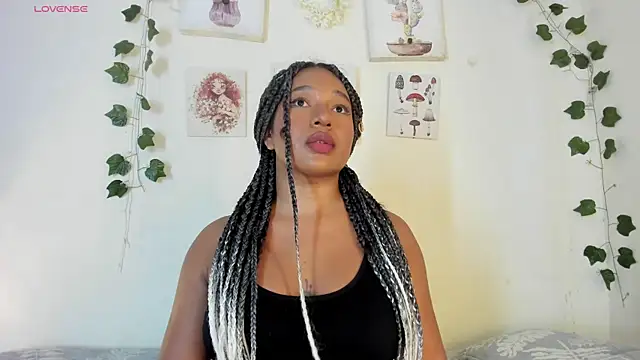 Snapshot of sara_sophieee chatting on 01/18/25, 01:30 sara sophieee online show from 01/18/25, 01:30