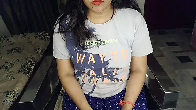 aarushi sharmaa online show from 10/18/25, 05:25