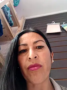 Snapshot of MARIANA-12_ chatting on 01/06/25, 05:27 MARIANA-12 online show from 01/06/25, 05:27