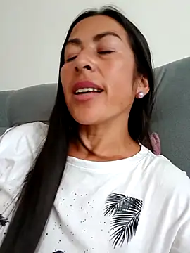 Snapshot of MARIANA-12_ chatting on 02/15/25, 08:33 MARIANA-12 online show from 02/15/25, 08:33