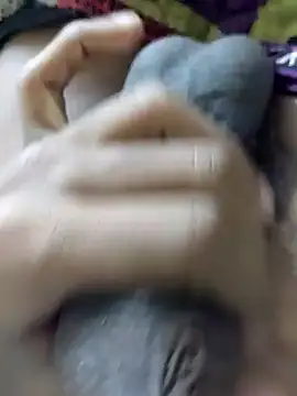 Snapshot of Ssdhaka11 chatting on 12/17/24, 04:00 Ssdhaka11 online show from 12/17/24, 04:00