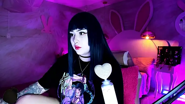 AHRI LEE online show from 11/07/25, 06:46