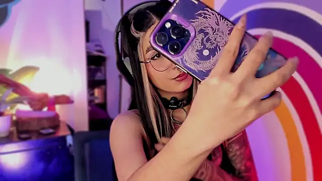 Alice woodville online show from 09/12/25, 09:04