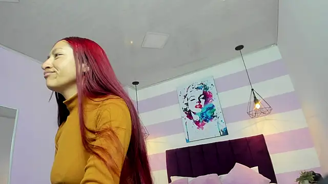 Scarlett  bell online show from 11/05/25, 01:22