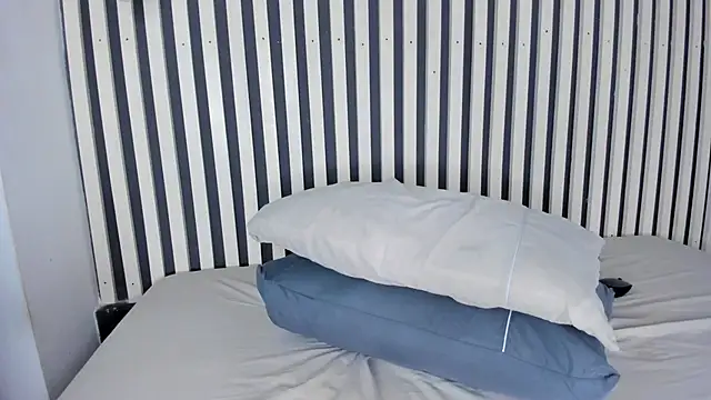 Snapshot of shysweets chatting on 02/09/25, 05:22 shysweets online show from 02/09/25, 05:22