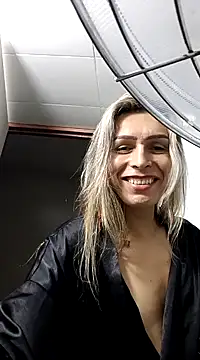 Snapshot of Princess_Helena chatting on 01/25/25, 03:09 Princess Helena online show from 01/25/25, 03:09